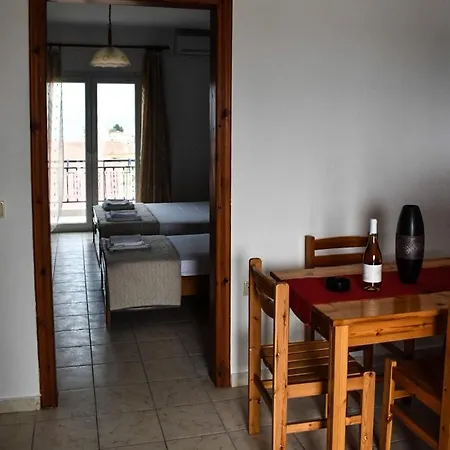 Little Lepanto דירה